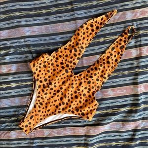 🎀 3 for $50 |  Zaful Deep-plunge Swimsuit